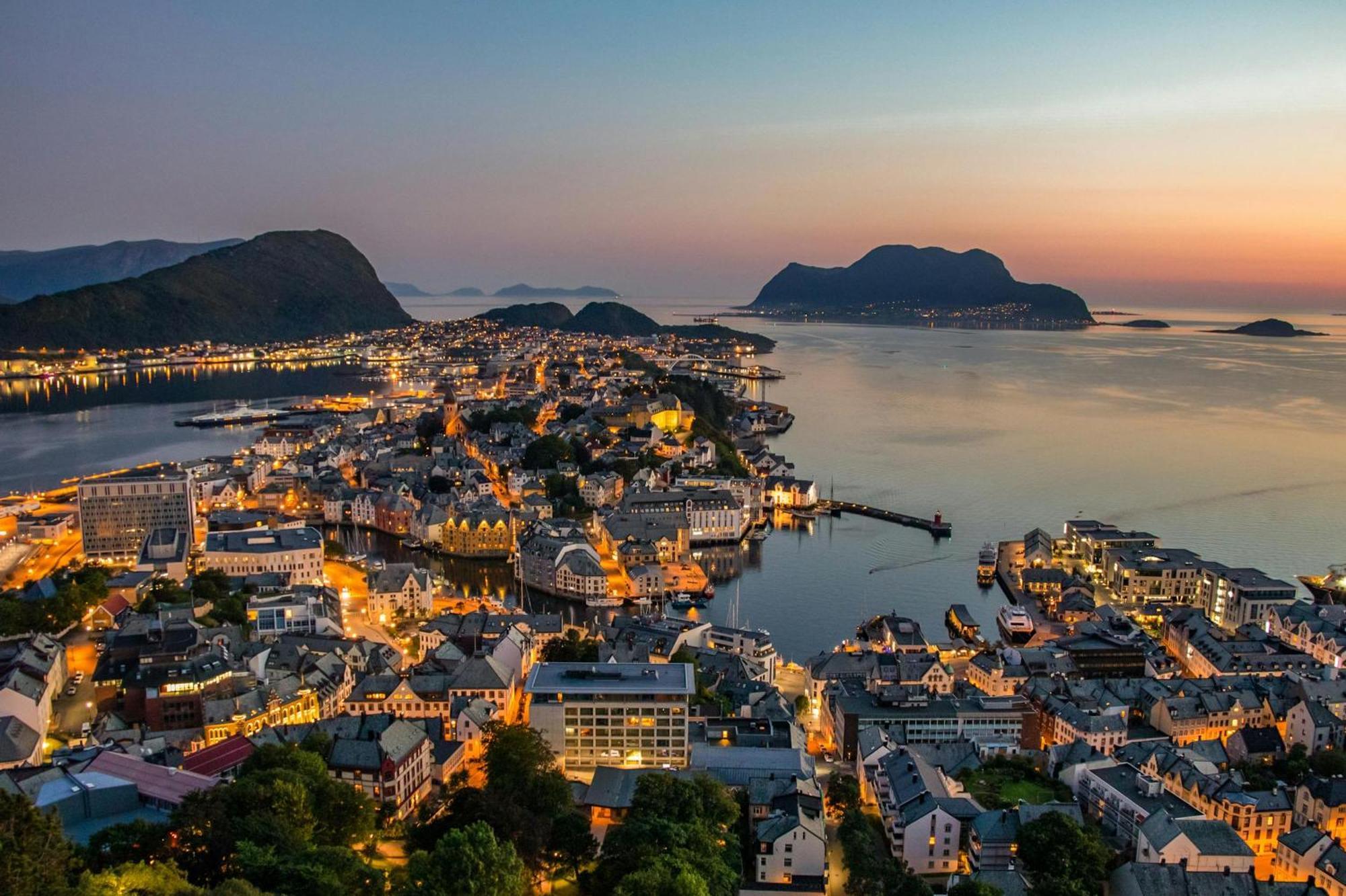 Unik Leilighet I Alesund Sentrum Ngoại thất bức ảnh